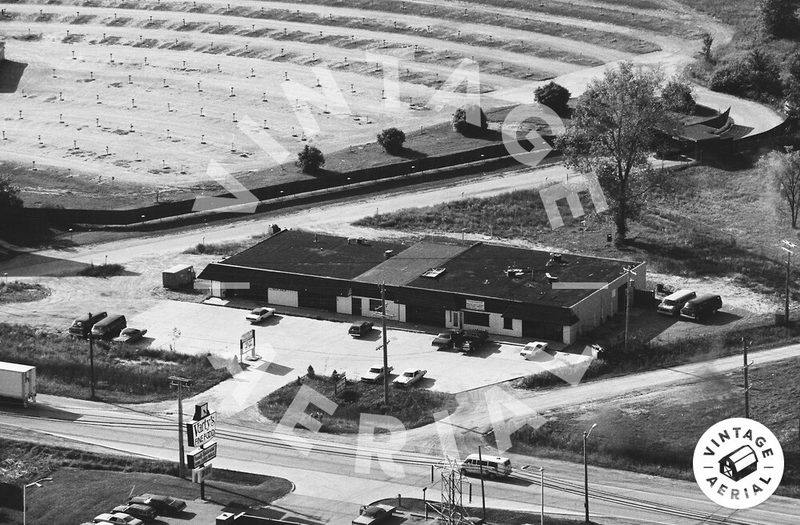 1983 aerial photo Marysville Drive-In Theatre, Marysville